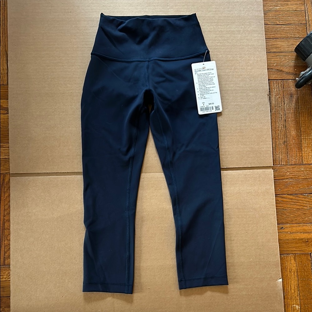 NWT Lululemon Navy Blue Leggings Wunder Train HR Crop 21” Size 4